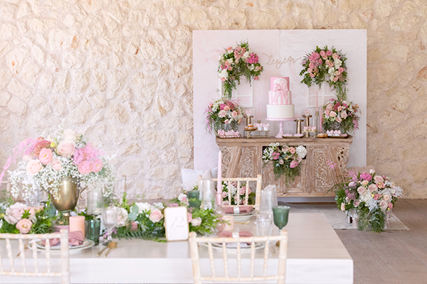 pretty-baptism-decoration-ideas-carousel-theme_11