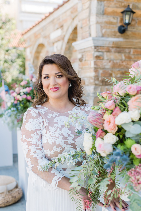 pretty-girl-baptism-pink-blue-flowers_02