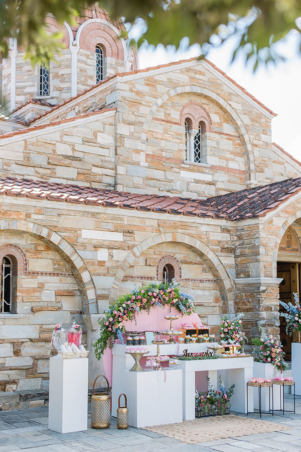 pretty-girl-baptism-pink-blue-flowers_03