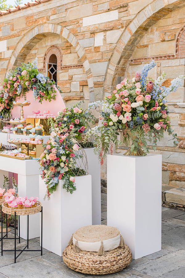 pretty-girl-baptism-pink-blue-flowers_08