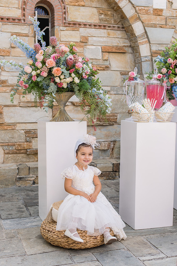 pretty-girl-baptism-pink-blue-flowers_10