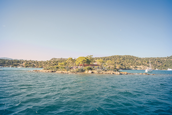 beautiful-military-wedding-daskalio-heart-shaped-greek-island_06