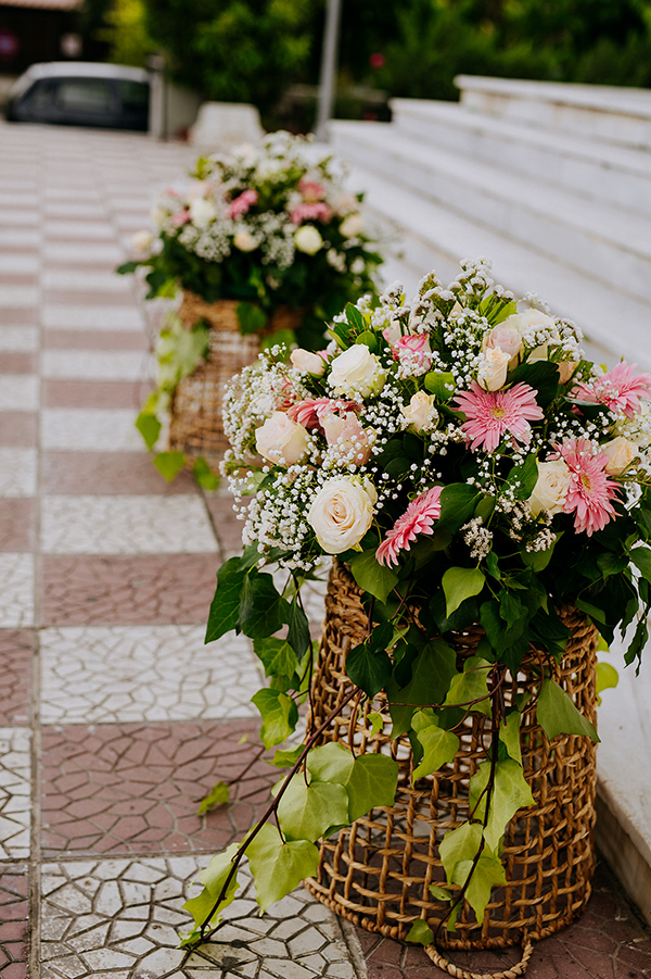 pretty-decoration-ideas-girl-baptism-floral-theme_02