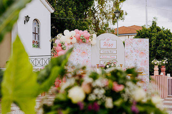 pretty-decoration-ideas-girl-baptism-floral-theme_03