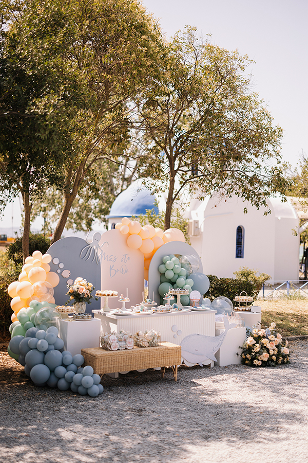 summer-christening-incredible-decoration-dusty-blue-shades_11
