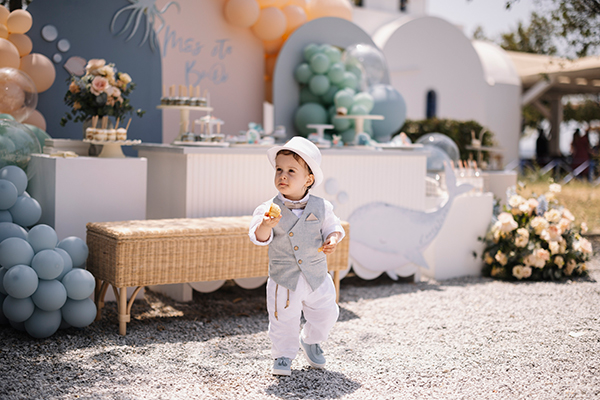 summer-christening-incredible-decoration-dusty-blue-shades_11x