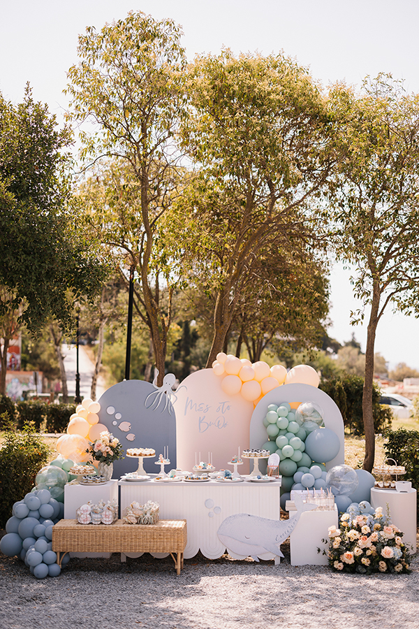 summer-christening-incredible-decoration-dusty-blue-shades_16x