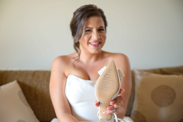 beautiful-summer-wedding-white-blooms_05