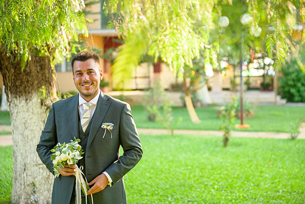 beautiful-summer-wedding-white-blooms_06