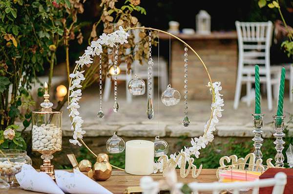 beautiful-summer-wedding-white-blooms_08