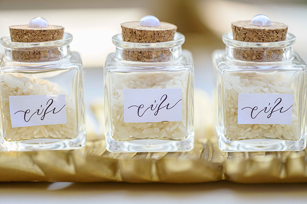 beautiful-summer-wedding-white-blooms_10