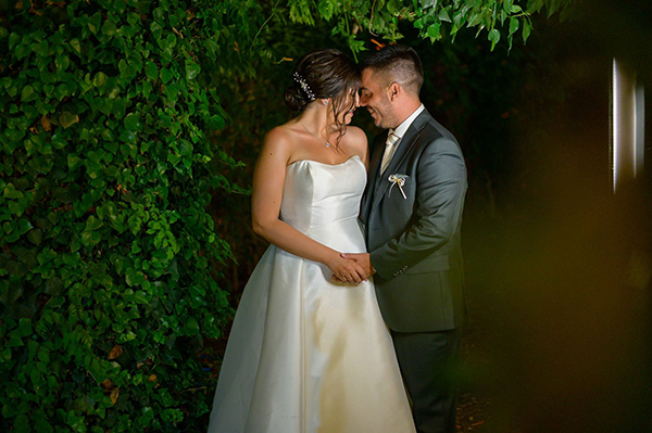 beautiful-summer-wedding-white-blooms_21