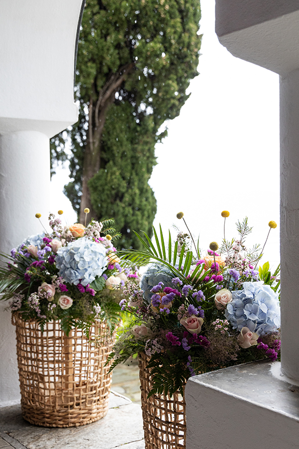 colorful-romantic-baby-girl-baptism-beautiful-arch_04