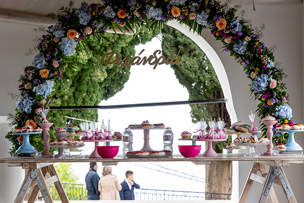 colorful-romantic-baby-girl-baptism-beautiful-arch_06