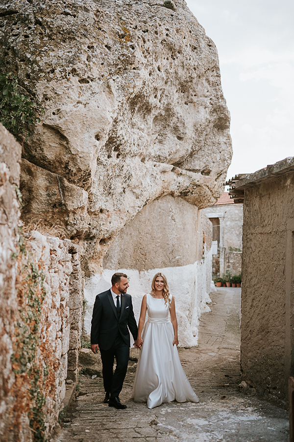 cretan-wedding-white-flowers-olive-branches_04