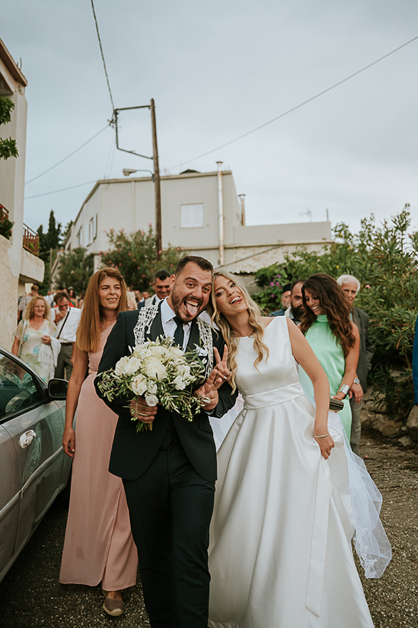 cretan-wedding-white-flowers-olive-branches_14