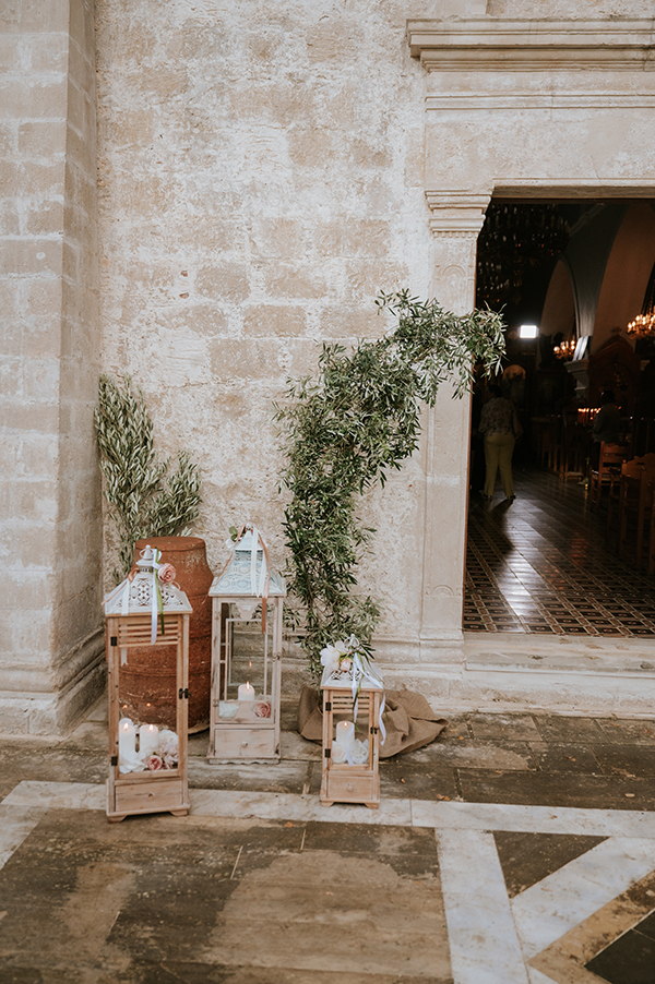 cretan-wedding-white-flowers-olive-branches_17