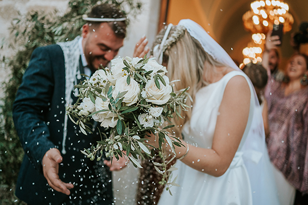 cretan-wedding-white-flowers-olive-branches_31