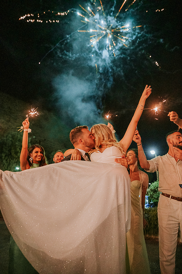 cretan-wedding-white-flowers-olive-branches_37