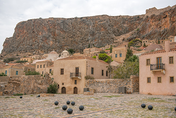 elegant-stylish-baptish-castle-monemvasia_02