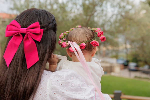 girly-baptism-pink-roses-chrysanthemums_08