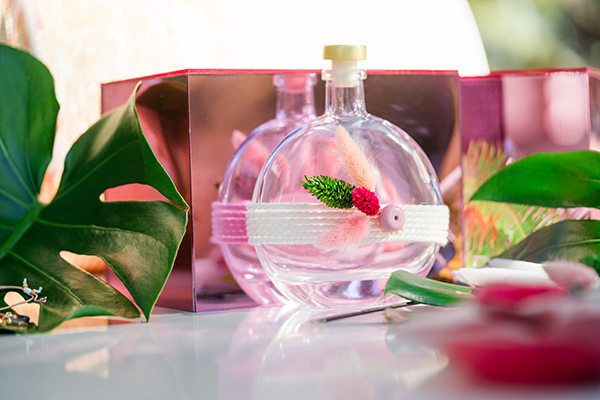 modern-tropical-baptism-decoration-fuchsia-green-shades_03