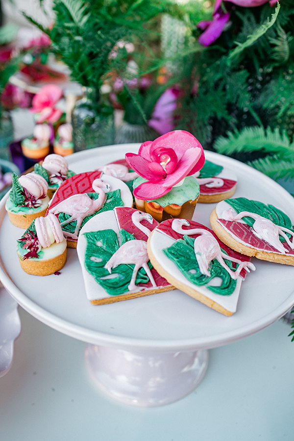 modern-tropical-baptism-decoration-fuchsia-green-shades_06