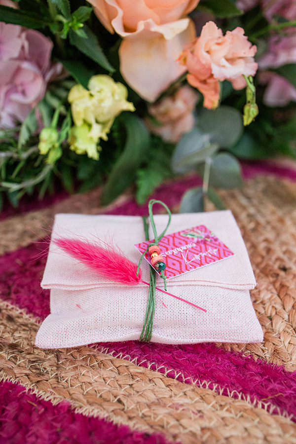 modern-tropical-baptism-decoration-fuchsia-green-shades_12