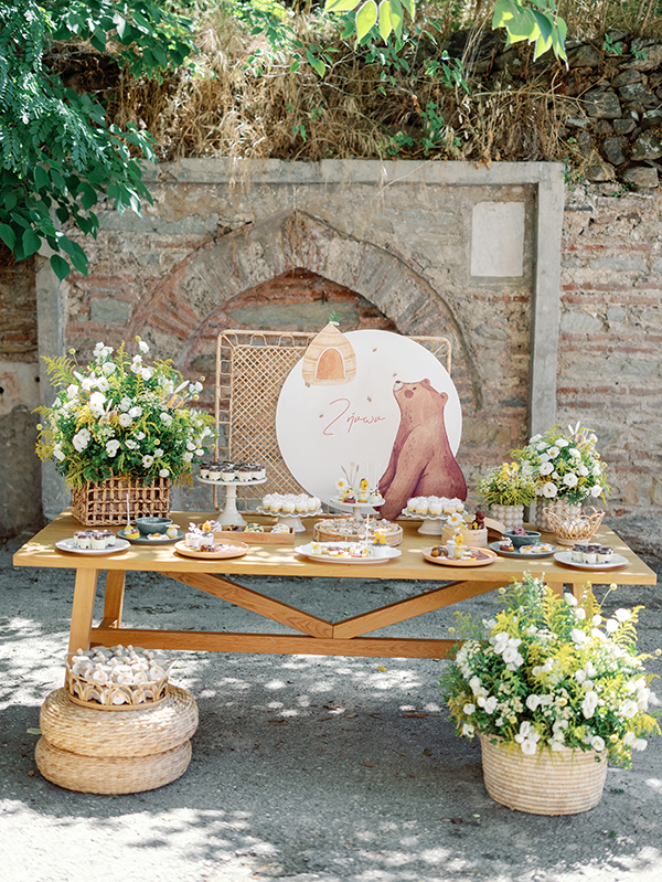 rustic-baptism-theme-bear-yellow-accents_06