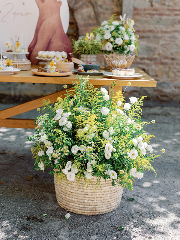 rustic-baptism-theme-bear-yellow-accents_07