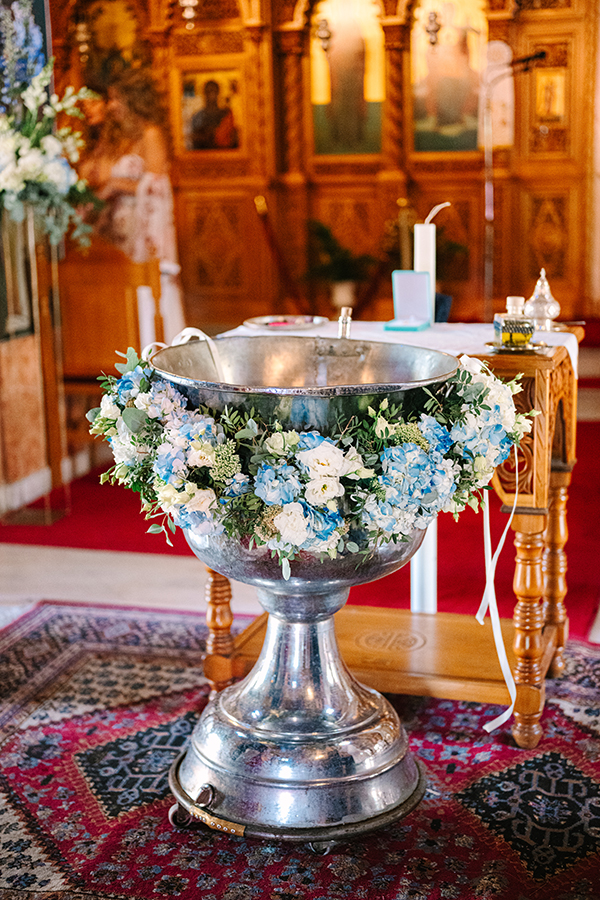 baptism-decoration-ideas-blue-delphinium_01