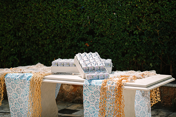 baptism-decoration-ideas-blue-delphinium_02