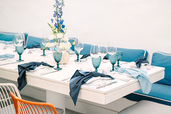 baptism-decoration-ideas-blue-delphinium_06x