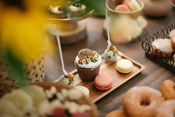 rustic-chic-baptism-decoration-ideas-horse-theme_02