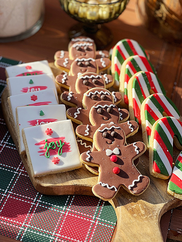 festive-decorative-ideas-baptism-nutcrackers_05