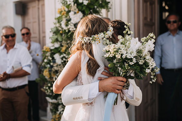 ultra-summer-wedding-tinos-beautiful-flowers_11