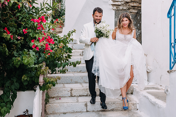 ultra-summer-wedding-tinos-beautiful-flowers_16