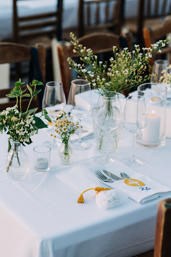 ultra-summer-wedding-tinos-beautiful-flowers_23