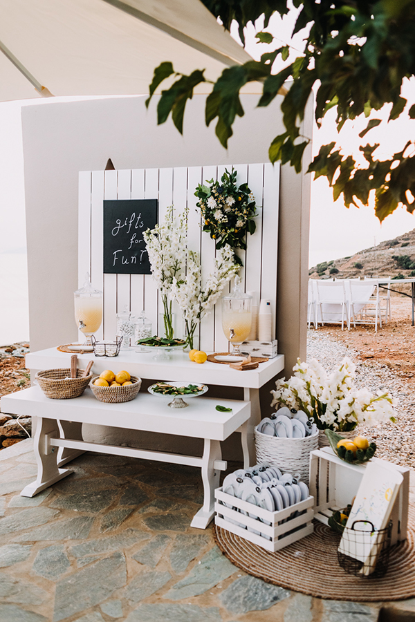 ultra-summer-wedding-tinos-beautiful-flowers_25