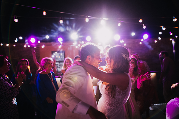 ultra-summer-wedding-tinos-beautiful-flowers_31