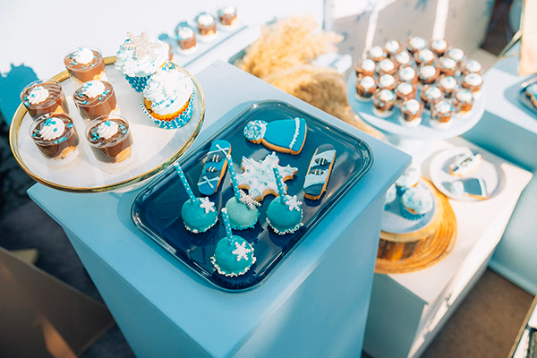 unique-christening-theme-snowflake-snowboards_03