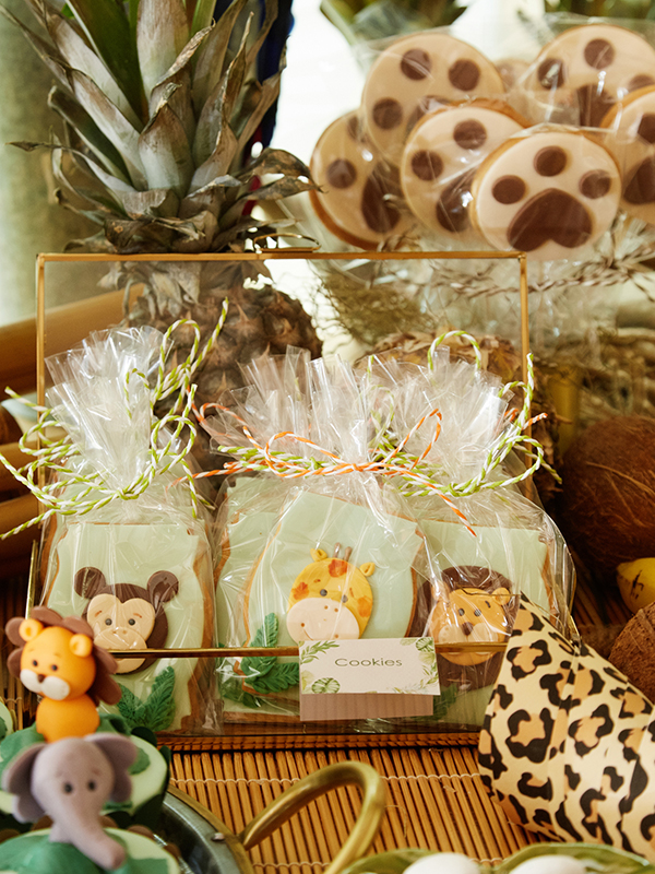 unique-decoration-baptism-theme-jungle_09