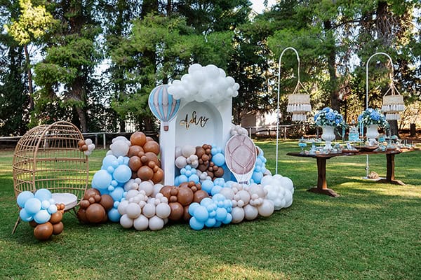 beautiful-baptism-airballoon-theme-earthy-colors-baby-blue_07