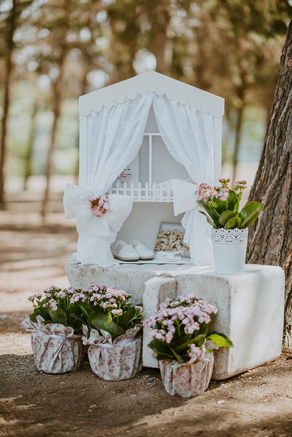 beautiful-decorative-ideas-baptism-floral-theme_10