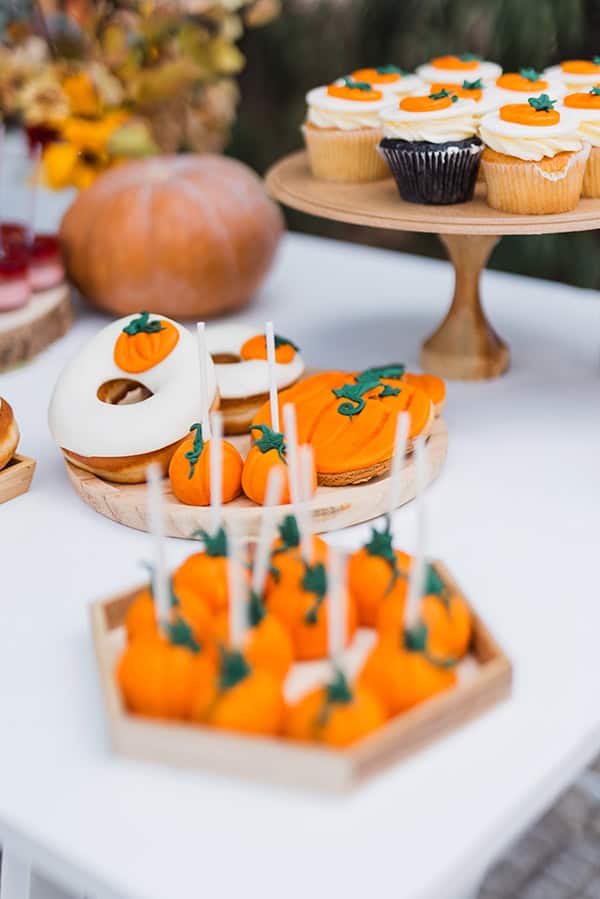 boy-baptism-decoration-ideas-pumpkin-theme_04