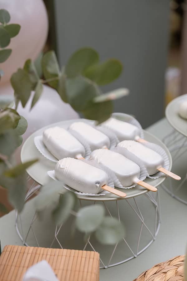 dreamy-boy-baptism-decoration-ideas-rainbow-theme-pastel-hues_03