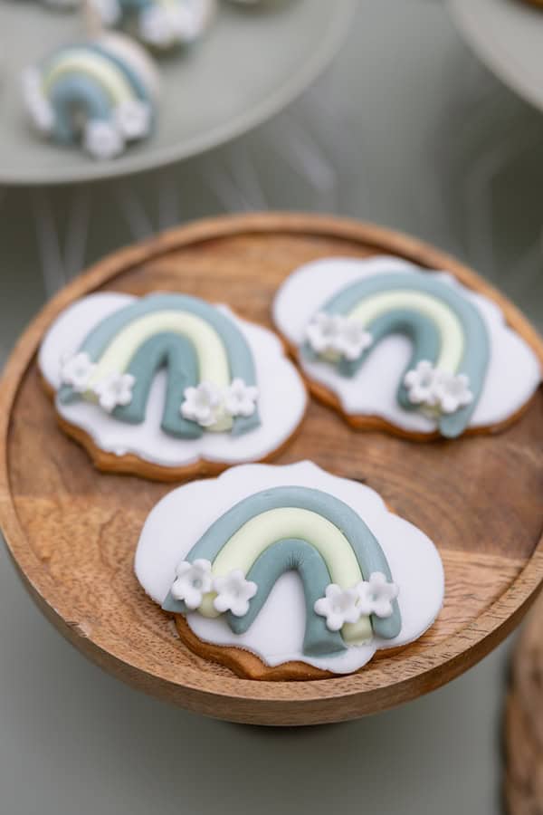 dreamy-boy-baptism-decoration-ideas-rainbow-theme-pastel-hues_09