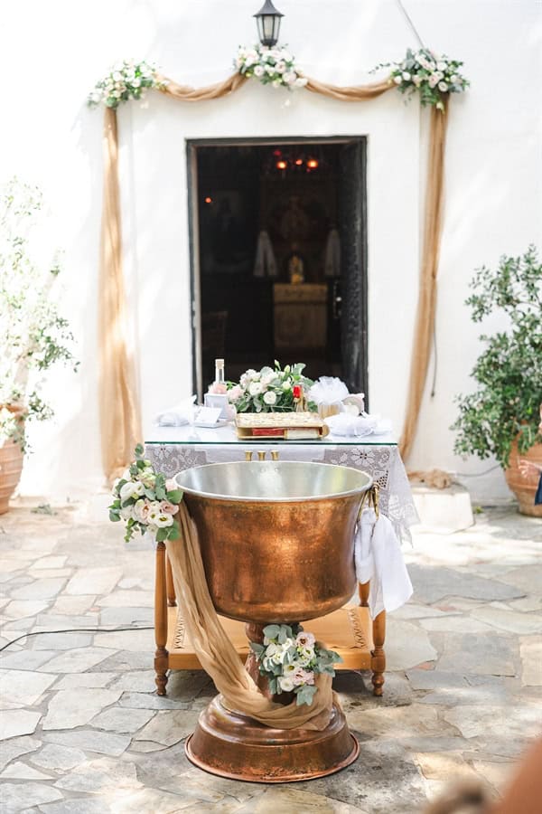 decorative-ideas-baptism-twin-girls-soft-pink-shades_11