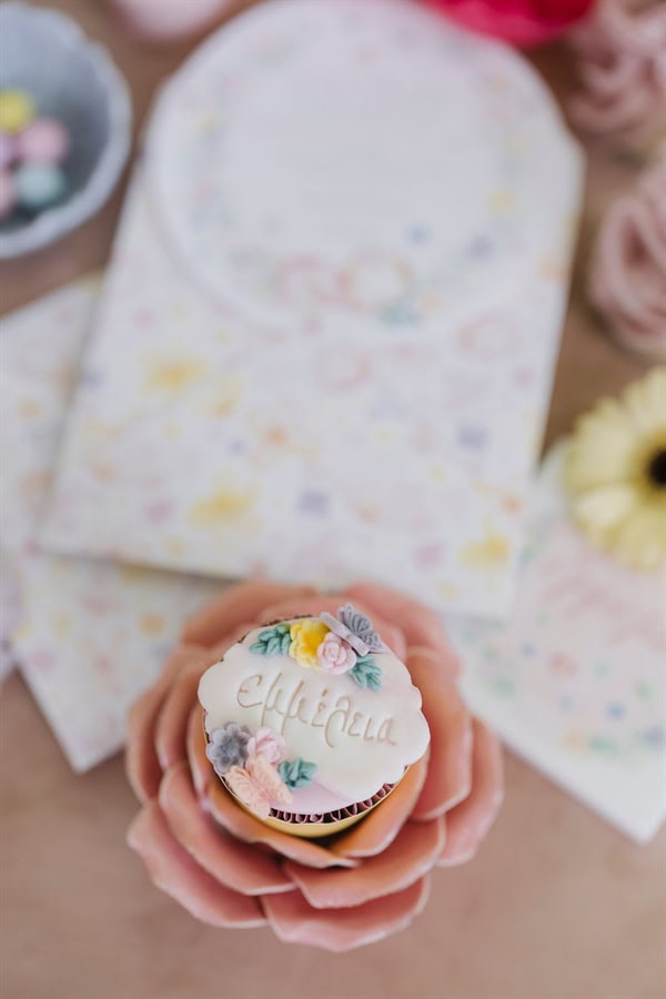 decorative ideas girl baptism floral theme _16