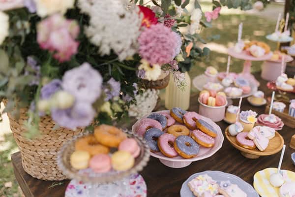 decorative ideas girl baptism floral theme _19